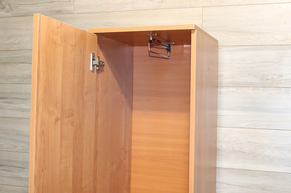 Шкаф для одежды одностворчатый с одной полкой и двумя двойными крючками